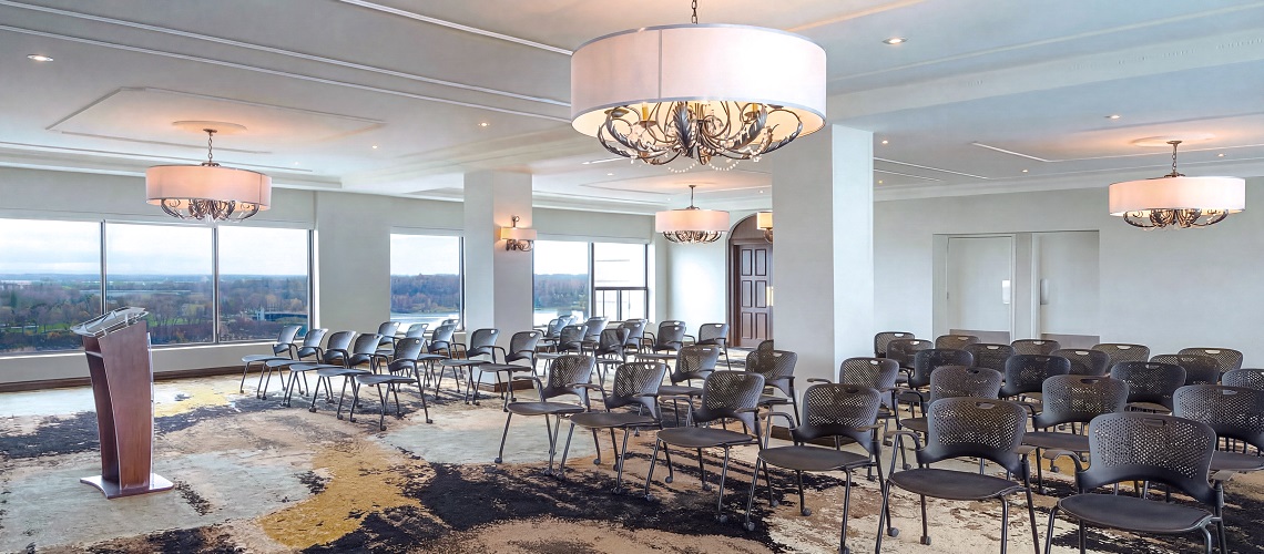 The Brock Niagara Falls-Fallsview Rainbow Salon
